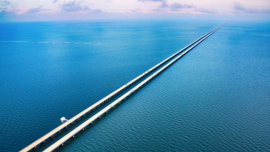 Here's Longest Bridge in the U.S., Plus 7 Runners-Up