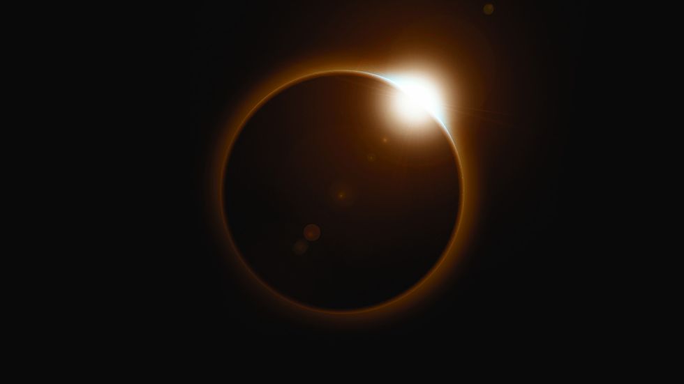 7 Types of Eclipses: Lunar, Solar and ... Hybrid?