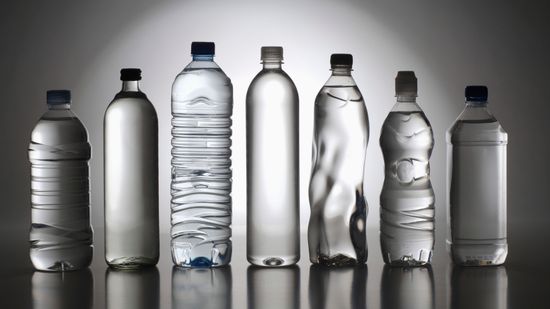 Healthiest Bottled Water: 12 Options Available in Stores