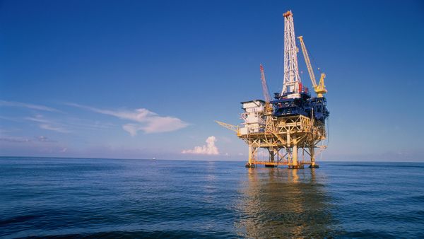 oil rig in ocean