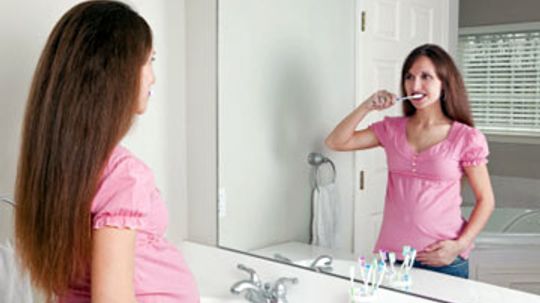 How are gingivitis and pregnancy related?