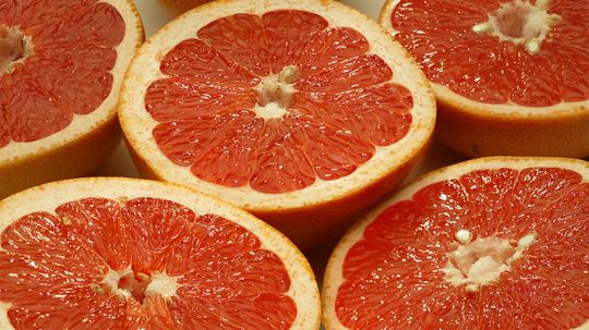 Which Is the Sweetest Grapefruit — White, Red or Pink?