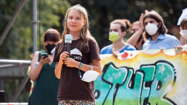 气候活动家格蕾塔·桑伯格(Greta Thunberg)希望更多的结果，更少的政治＂border=