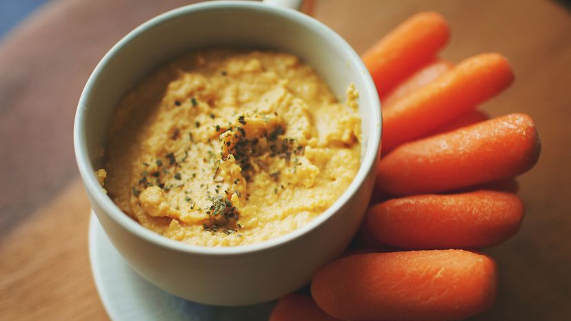 hummus with carrots
