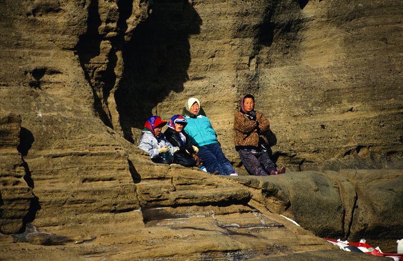 haenyeo free divers in korea