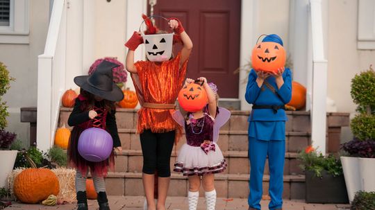 5 Halloween Myths That Will Not Die