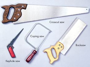 what is the difference between hand saw and hacksaw?