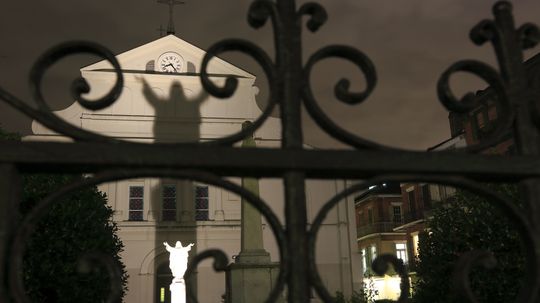 Is New Orleans' Most Haunted House Real? Ghost Stories & Legends