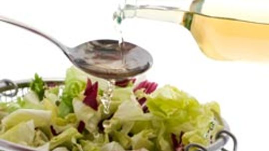 10 Homemade and Healthy Salad Dressings