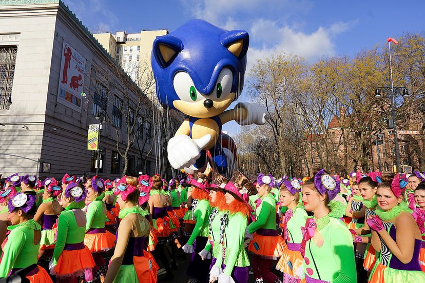 sonic the hedgehog balloon macy's day parade