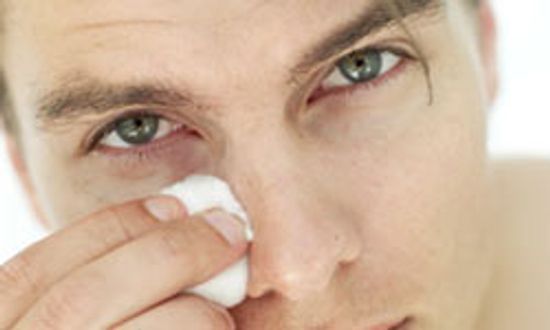 18新利最新登入如何减少眼袋＂class=