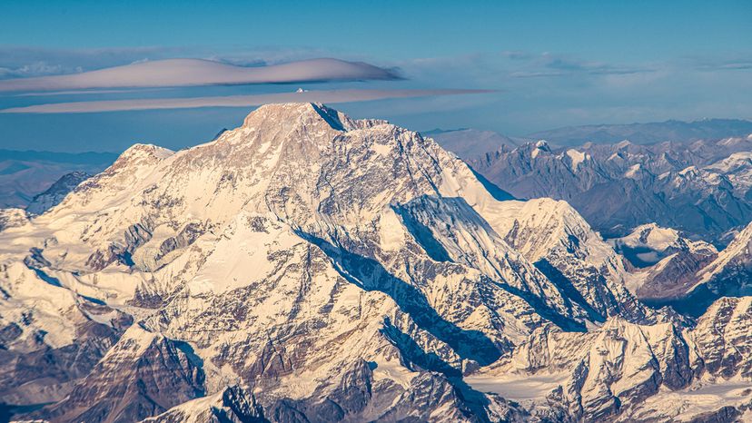 马卡鲁峰山”border=