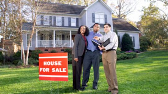 Do you need to contact your homeowners association when selling your house?