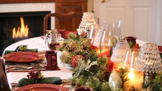 How to Host a Holiday Potluck