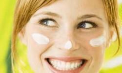 Using a moisturizer can temporarily improve the appearance of wrinkles.