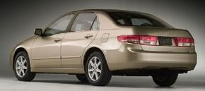 2003-2007 Honda Accord windshield washer pump remove & install 