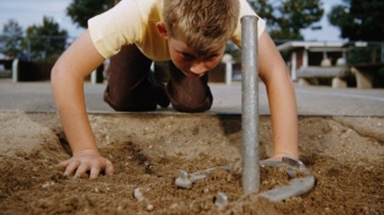 How to Play Horseshoes