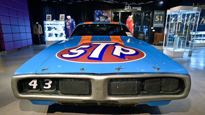 理查德·佩蒂（Richard Petty）的1974年道奇充电器“width=