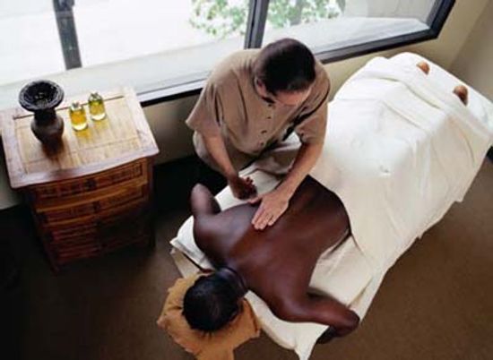 How to Treat Common Conditions With Aromatherapy