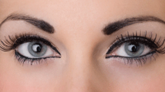 How to Apply Single Eyelashes in 5 Steps