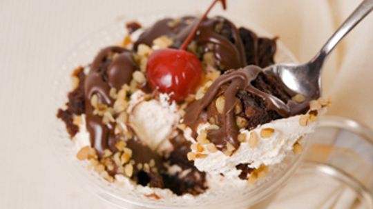 How to Make Sunday Sundaes