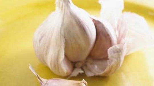 How to Plant and Store Garlic