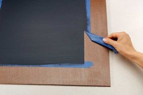 Remove the masking tape when the paint is dry.