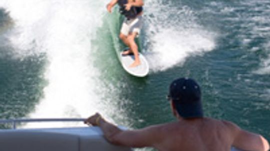 How Wakesurfing Works