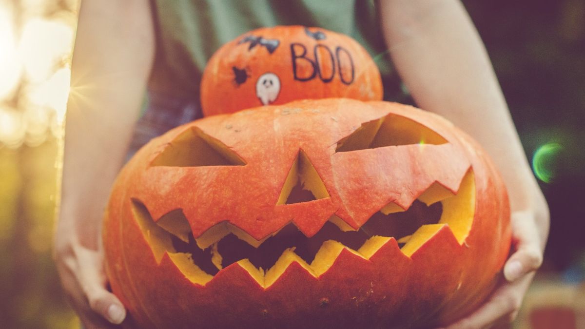 American Halloween Traditions | HowStuffWorks