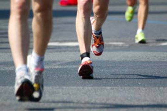 18新利最新登入铁人三项选手应该吃多少?