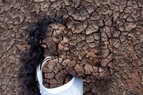 Illo of woman with dry, cracked skin