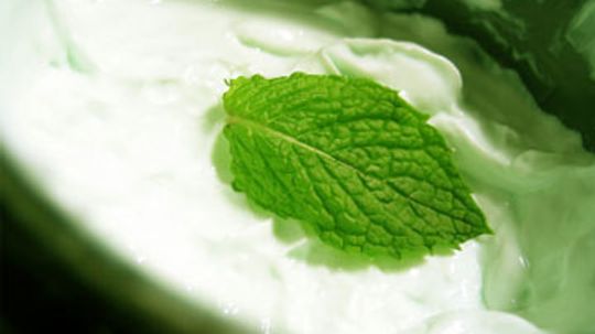 How to Improve Your Skin with Mint