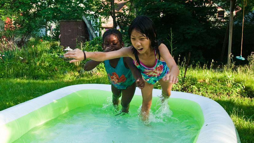 Inflatable pool