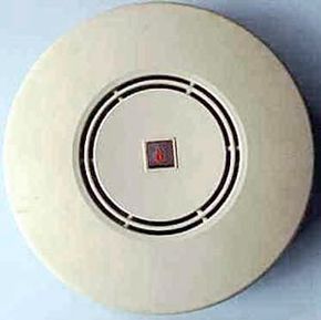 Smoke detector - Wikipedia