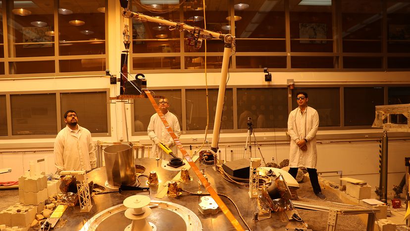 InSight team tests the spacecraft's robotic arm