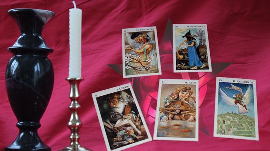 Unlocking the Power of Intuitive Tarot Reading: A Comprehensive Guide