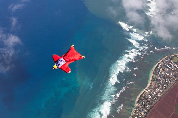 Falling through air in wingsuit