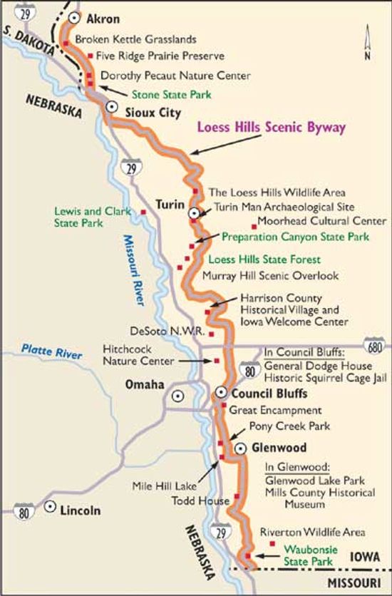 爱荷华州风景优美的驱动器:黄土丘陵风景道”class=