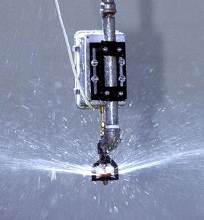 Variable-flow irrigation sprinkler head