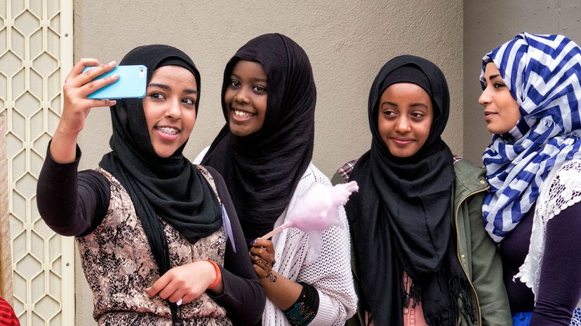 girls, selfie, mosque, Australia