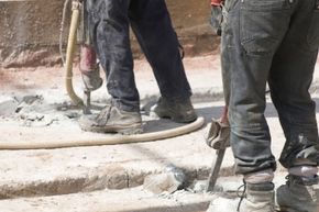 How do jackhammers and pneumatic drills work?