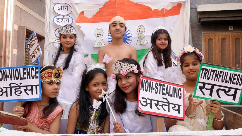 children in mahavir jayanti procession