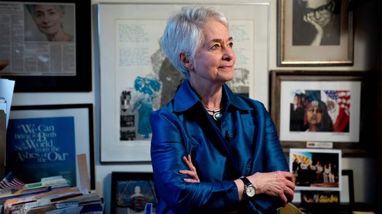 当堕胎是非法的，妇女们转向简集体＂class=