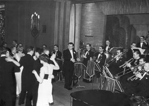 The Lew Stone Orchestra performs in 1932.