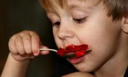 kid eating jello