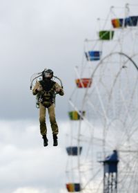 Water-Powered Jetpack Runs Two Hours on Single Tank