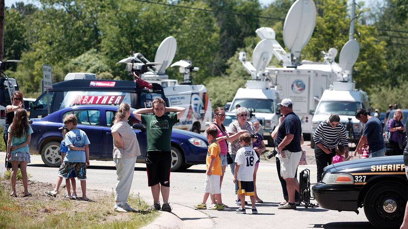 onlookers watch search for Jimmy Hoffa's body