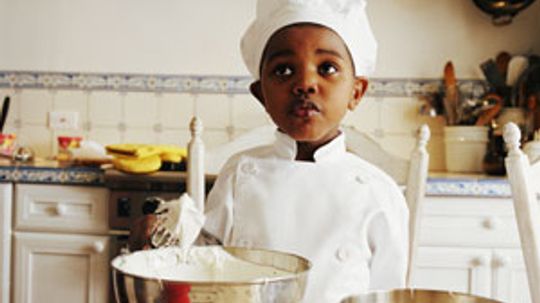 如果一个孩子帮助烹饪，他或她更有可能吃吗？“border=