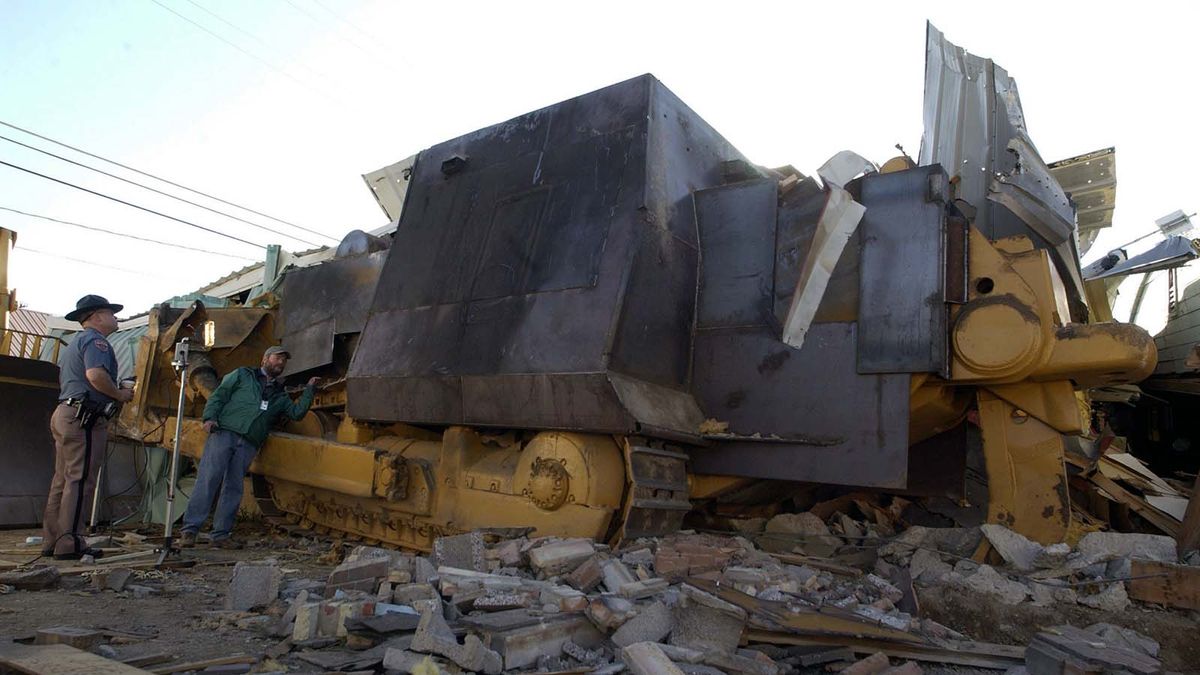 The Strange Story Of Killdozer And The Man Behind It Howstuffworks 8213