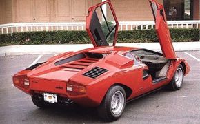 Lamborghini’s follow-up to the Miura took the mid-engine supercar to itscarnivorous extreme. It was called Countach, an Italian slang that roughly translatesto “That’s it.” It turned out to be Lamborghini’s biggest seller ever.See more pictures of Lamborghini sports cars.